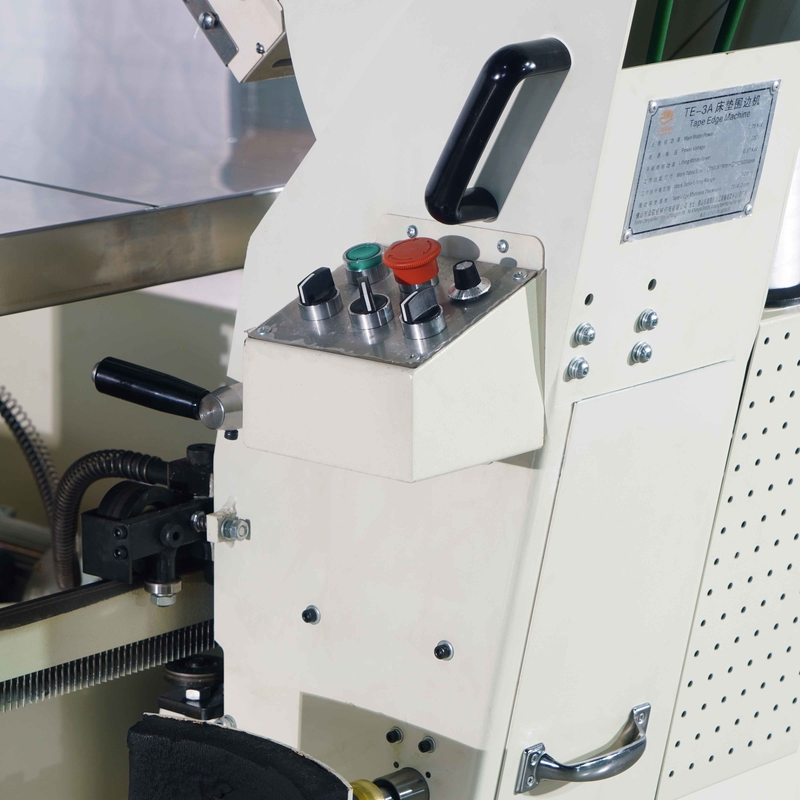 NOBO Yatak Bant Kenarı Dikiş Makinesi 0.12 - 0.4m Kalınlık İçin Yüksek Frekans